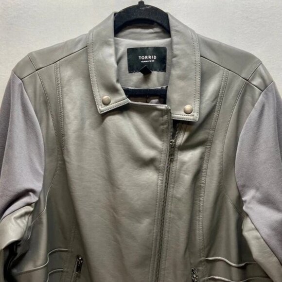 Torrid Faux Leather Moto Jacket Women's 3/3X Graphite Gray Full Zip EUC - Picture 2 of 16